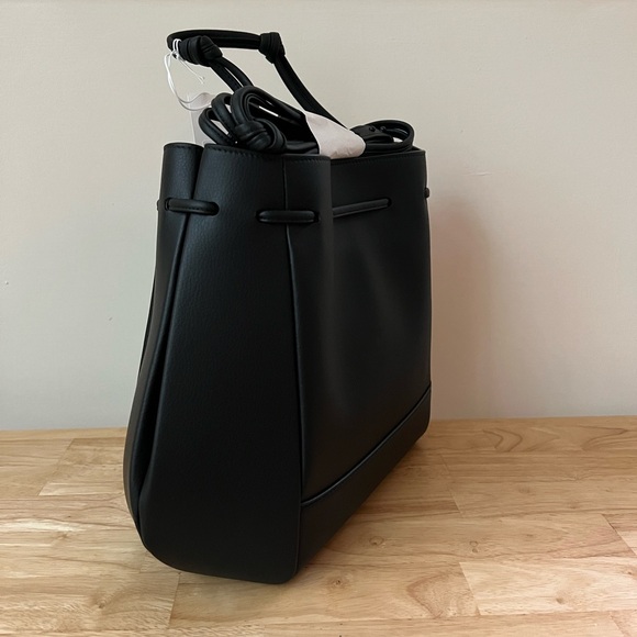 NWT Von Holzhausen Bucket Crossbody, black leather - Picture 6 of 9